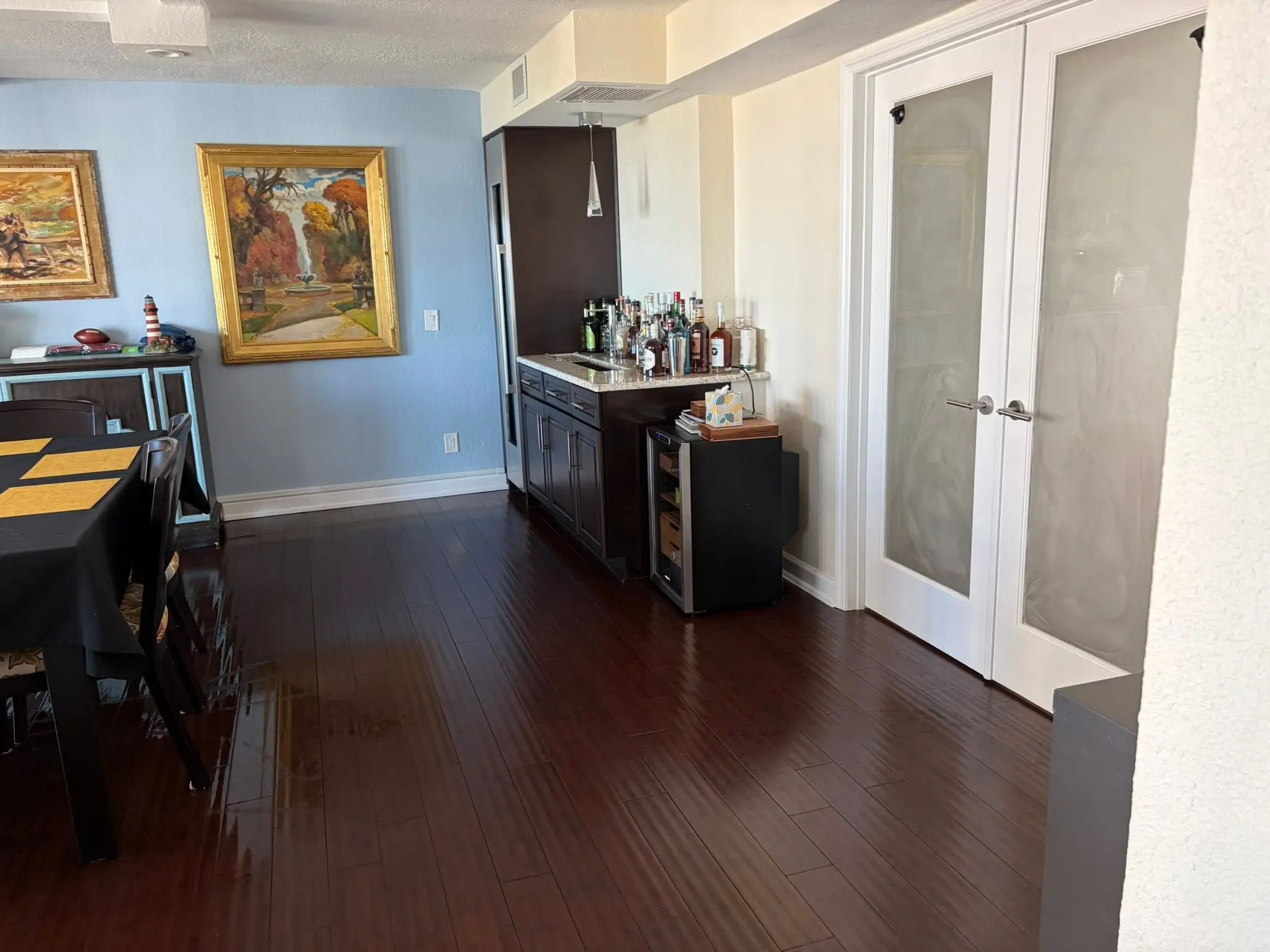 Home wet bar cleaned and polished by Fresh & Tidy in Palm Harbor